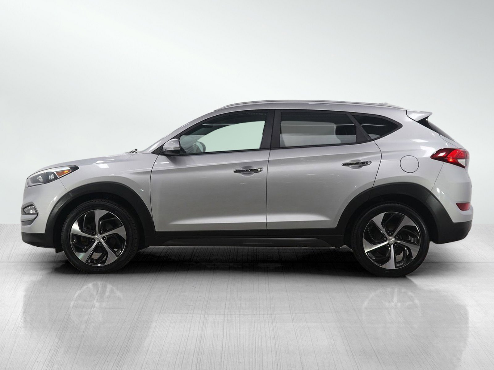 Used 2016 Hyundai Tucson Limited with VIN KM8J3CA24GU142864 for sale in Minneapolis, Minnesota