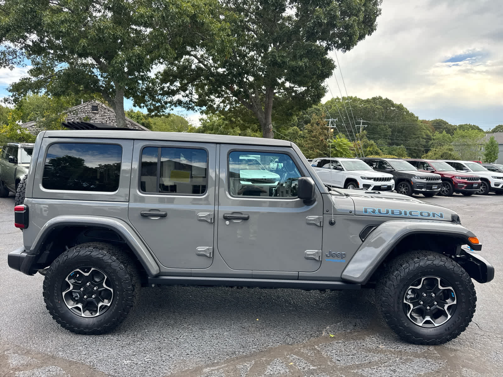 2022 Jeep Wrangler 4xe Unlimited Rubicon photo 3