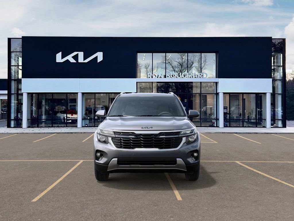 2025 Kia Seltos S photo 2