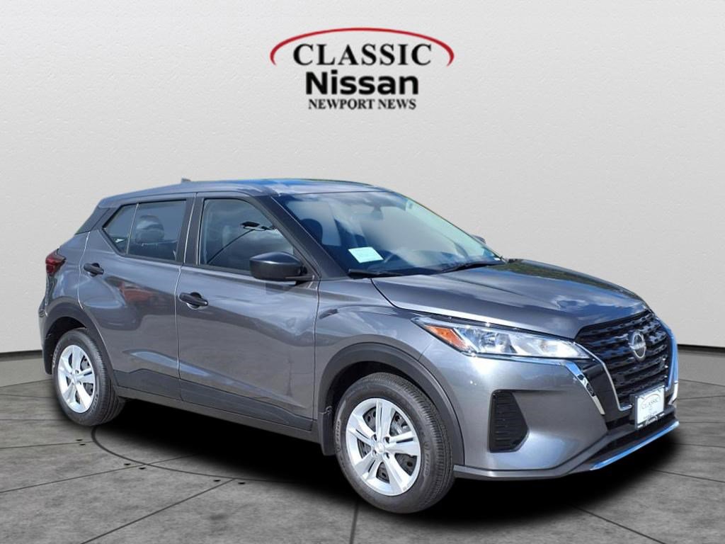 2025 Nissan KICKS PLAY Base's photo