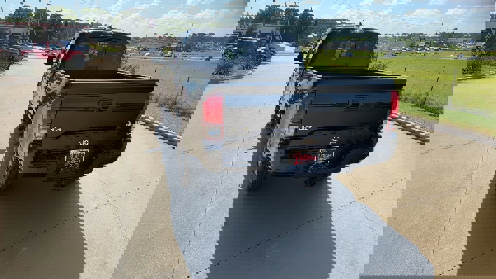 2022 Toyota Tacoma 4x4 SR Double Cab V6 photo 6