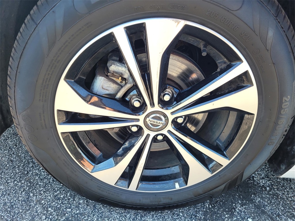 2022 Nissan Sentra SV photo 12