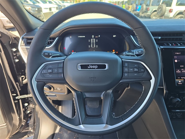 2025 Jeep Grand Cherokee Laredo X photo 24