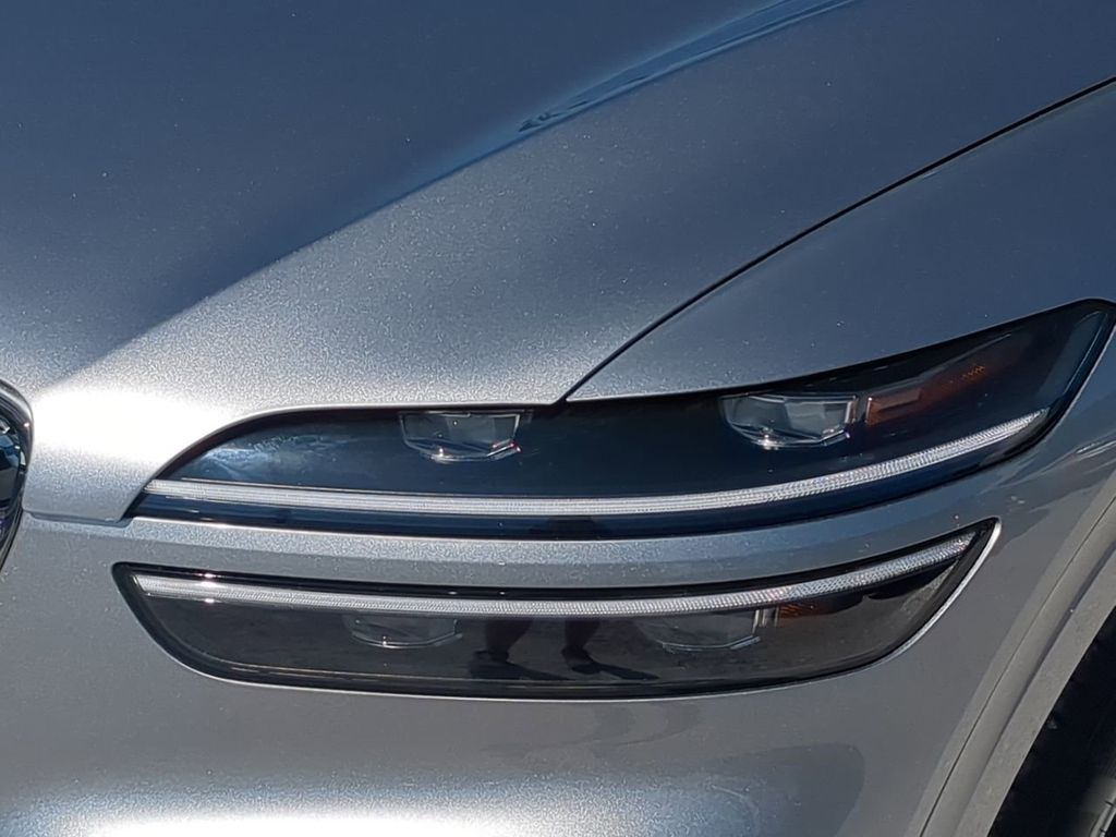 2025 Genesis GV70 3.5T Sport photo 9