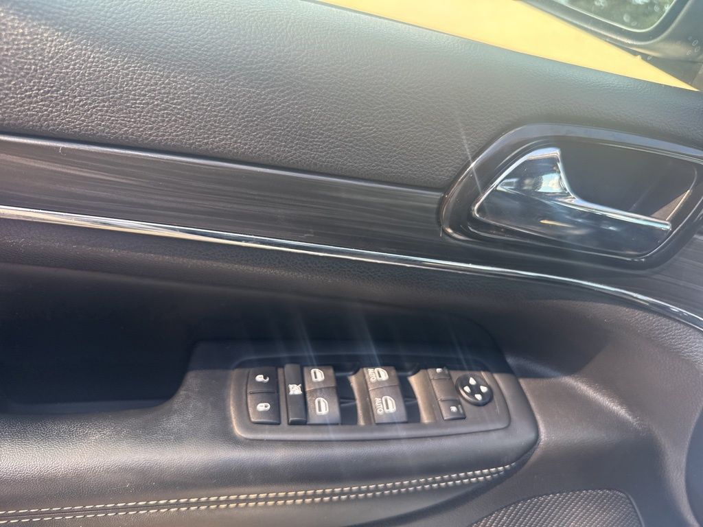 2021 Jeep Grand Cherokee Anniversary Edition photo 7