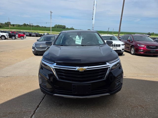 2023 Chevrolet Equinox LT photo 2