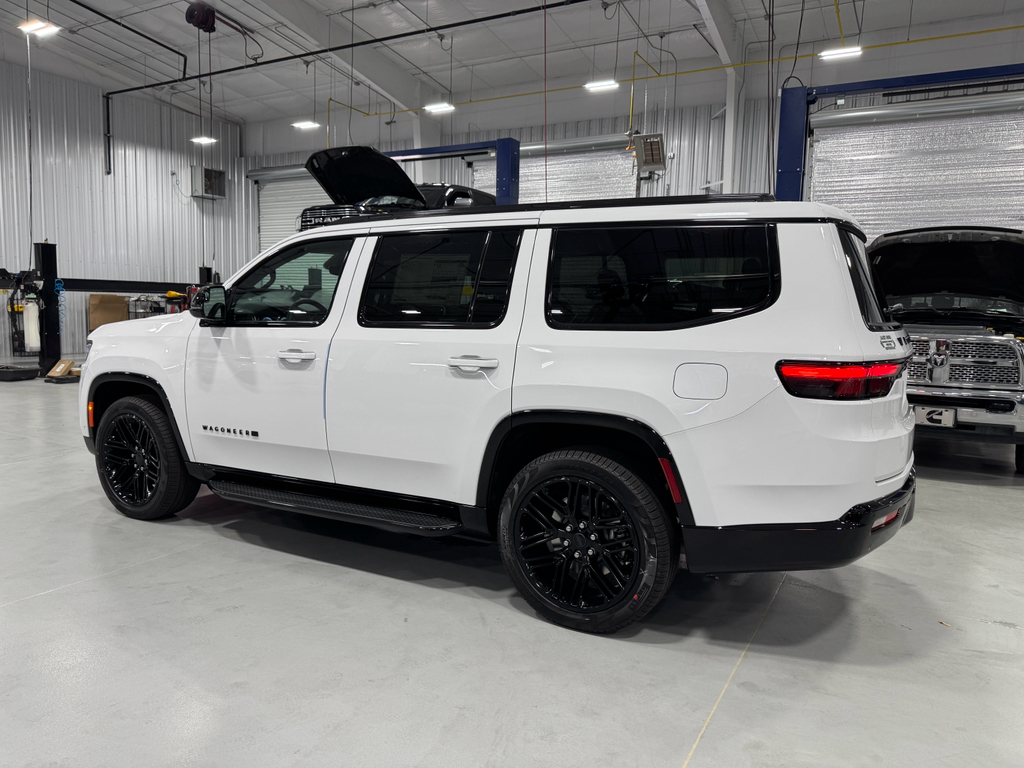 2025 Jeep Wagoneer Series II Carbide photo 3