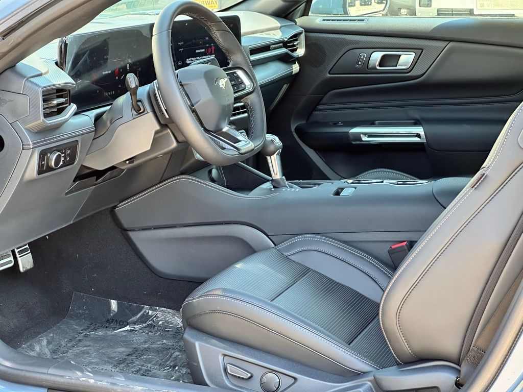 2025 Ford Mustang GT Premium photo 7