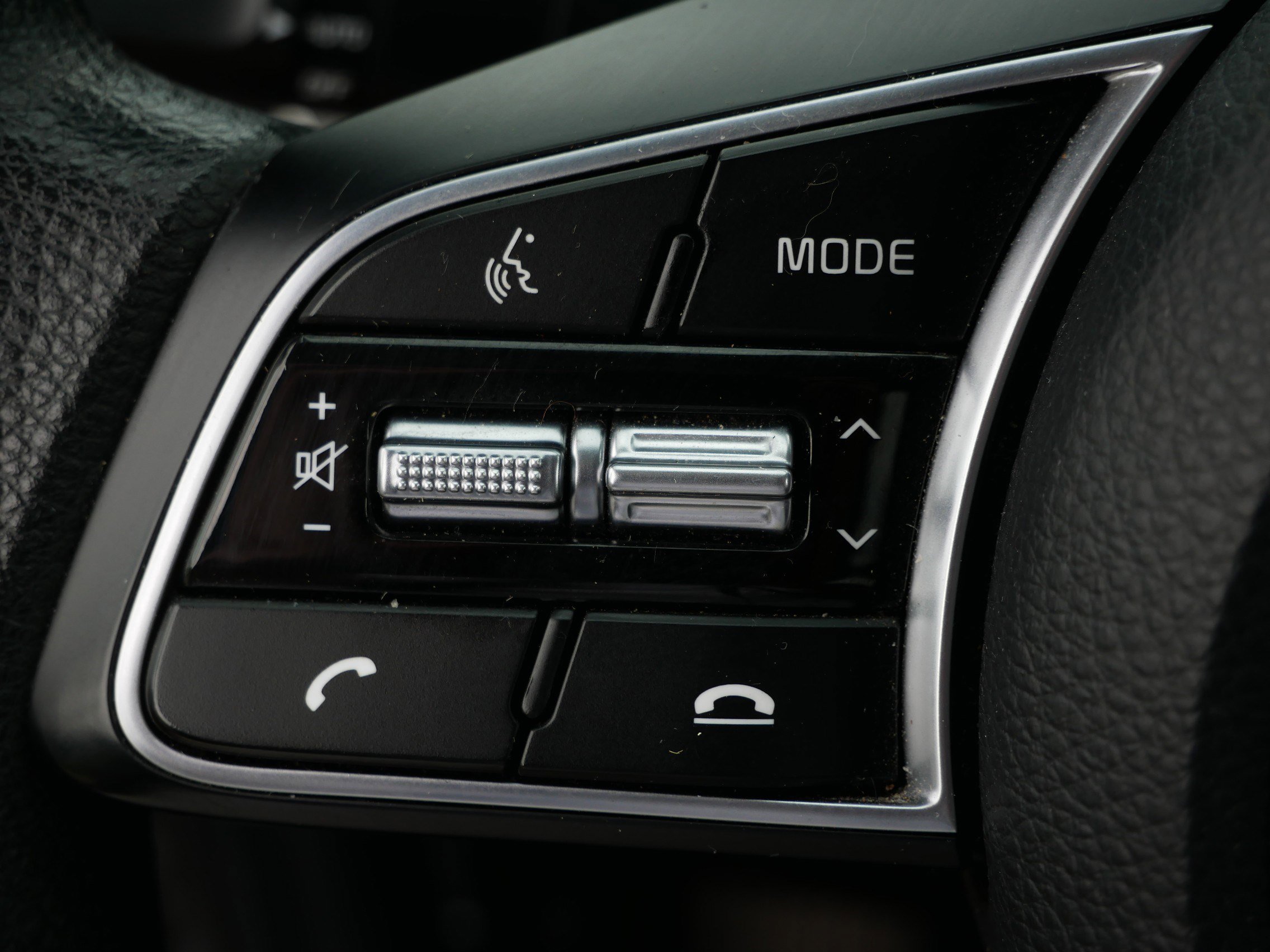 2023 Kia Seltos LX photo 24