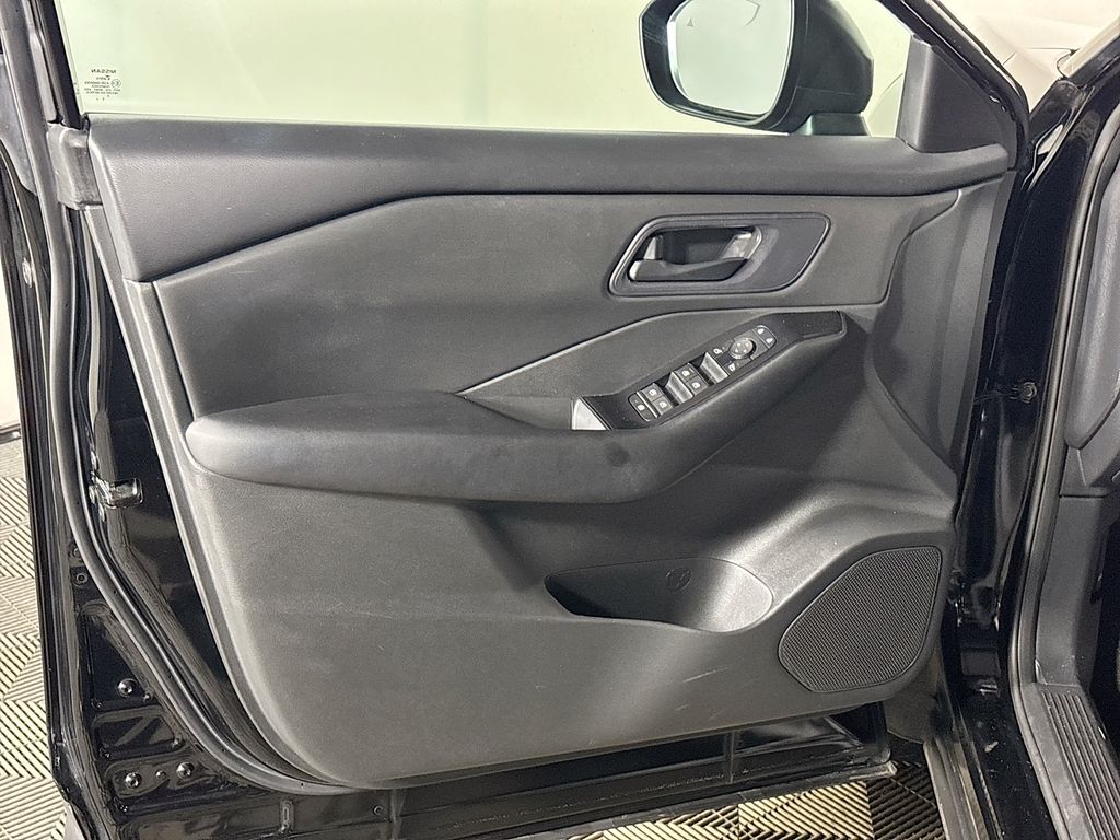 2024 Nissan Rogue S photo 10