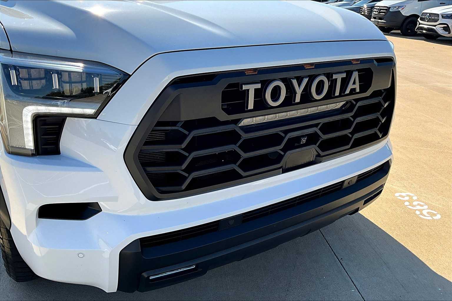 2023 Toyota Sequoia TRD Pro photo 28