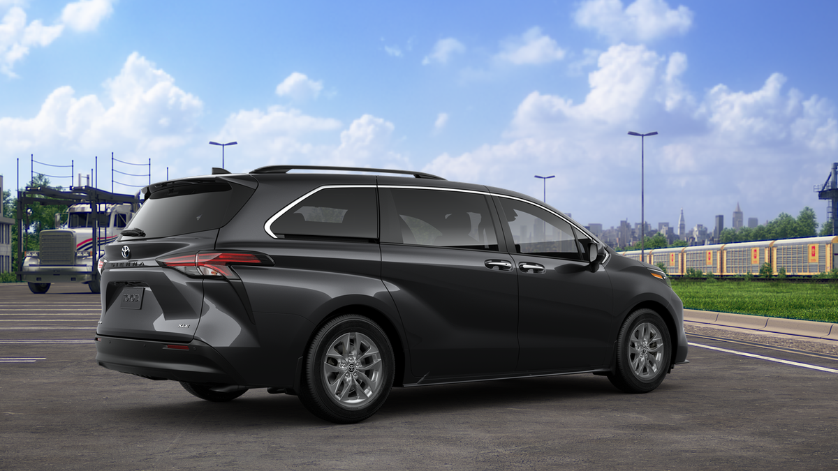 2025 Toyota Sienna XLE photo 10