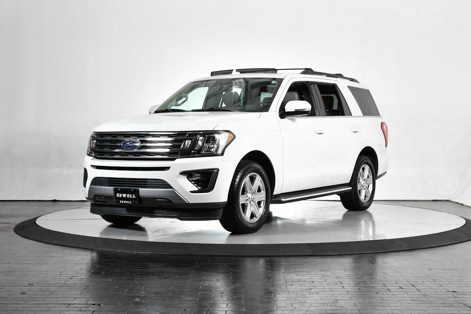 2020 Ford Expedition XLT's photo