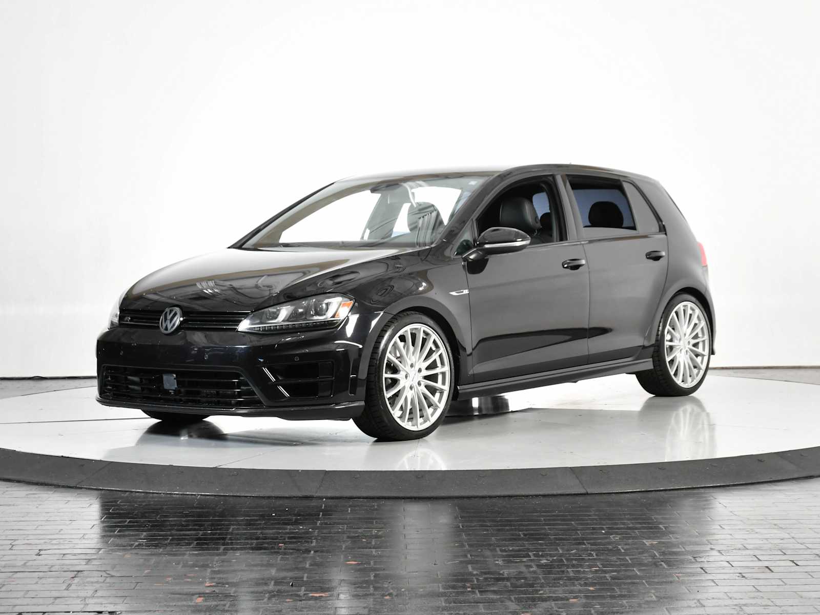 2016 Volkswagen Golf R R