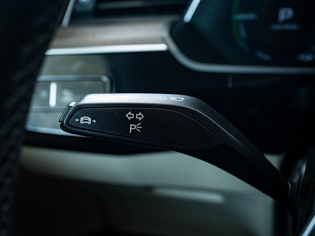 2022 Audi e-tron Premium Plus photo 26