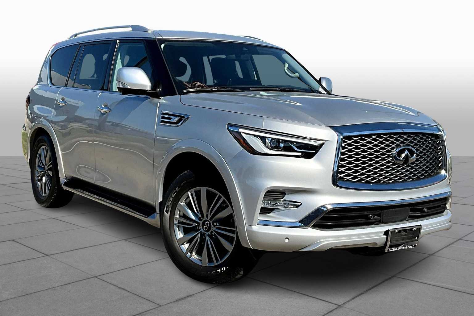 2022 Infiniti QX80 Luxe photo 2