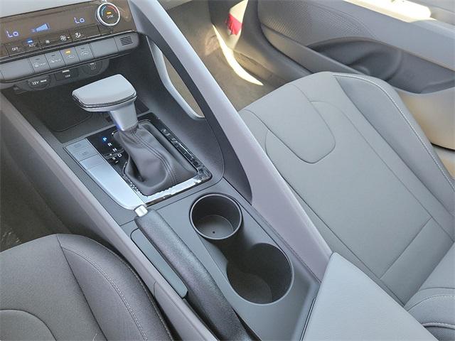 2025 Hyundai Elantra SEL Sport photo 14