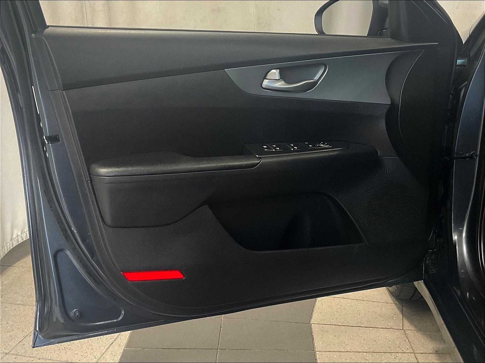2021 Kia Forte LXS photo 9