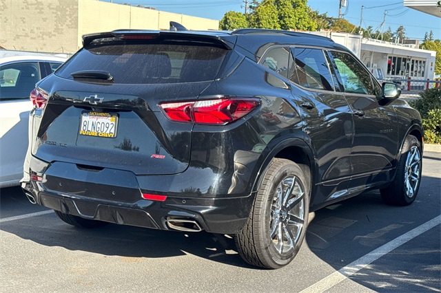 2019 Chevrolet Blazer RS photo 2