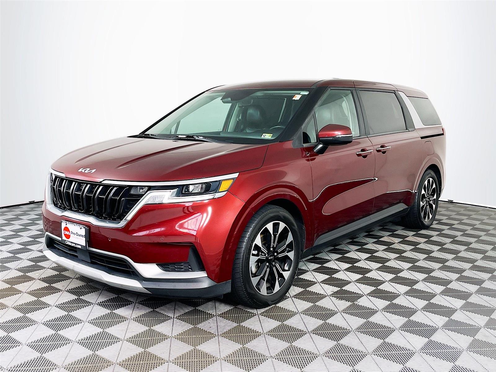 2022 Kia Carnival EX's photo