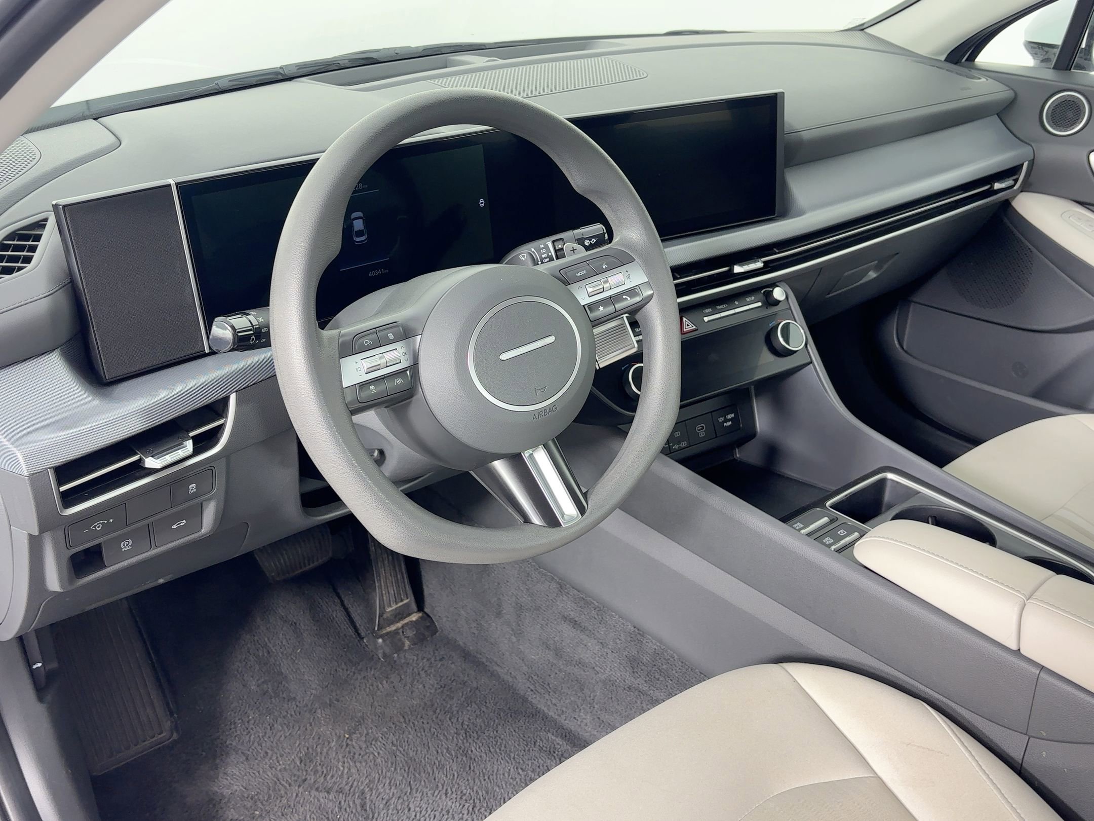 2024 Hyundai Sonata SEL photo 3