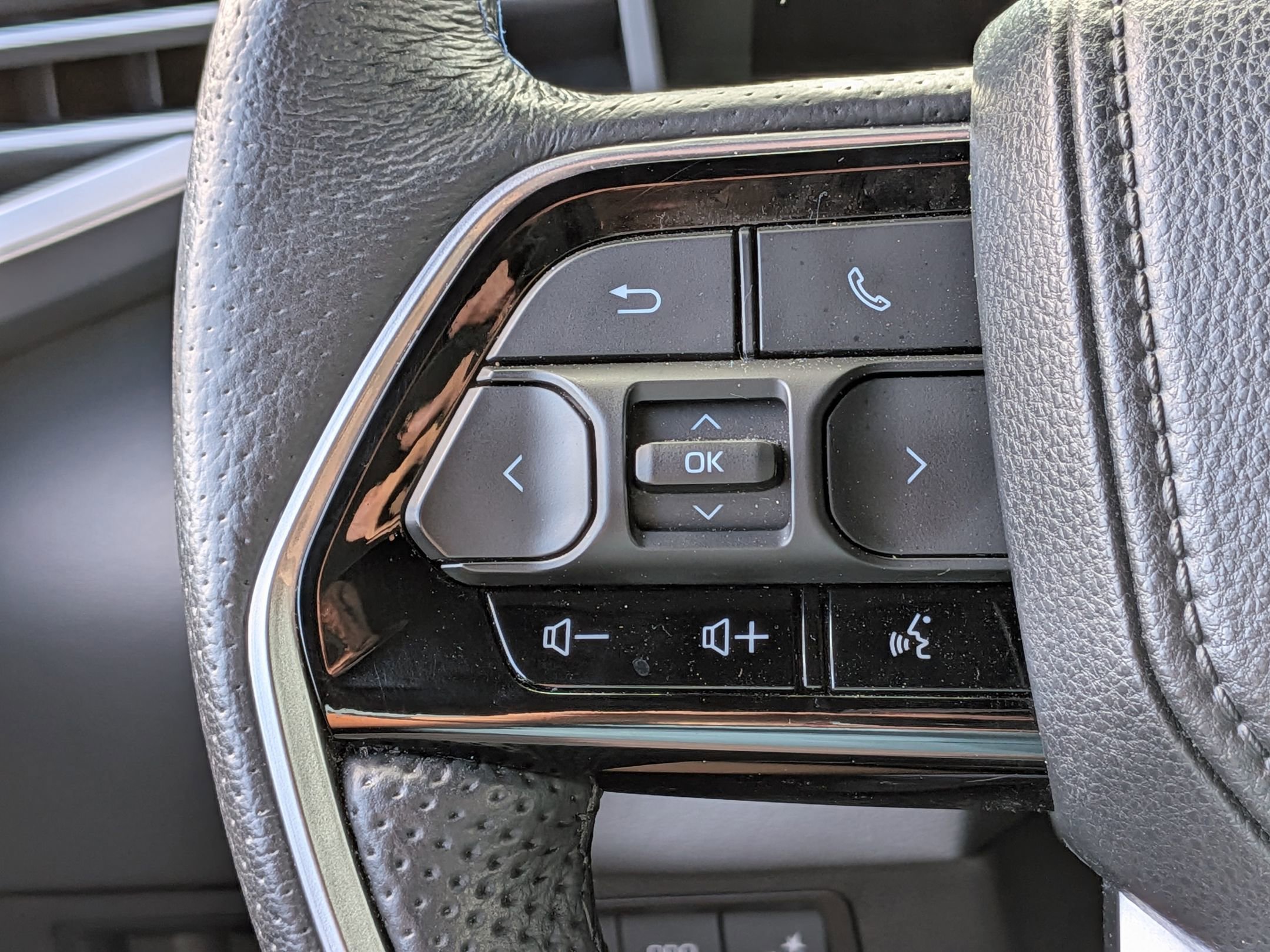 2023 Toyota Sequoia Platinum photo 19