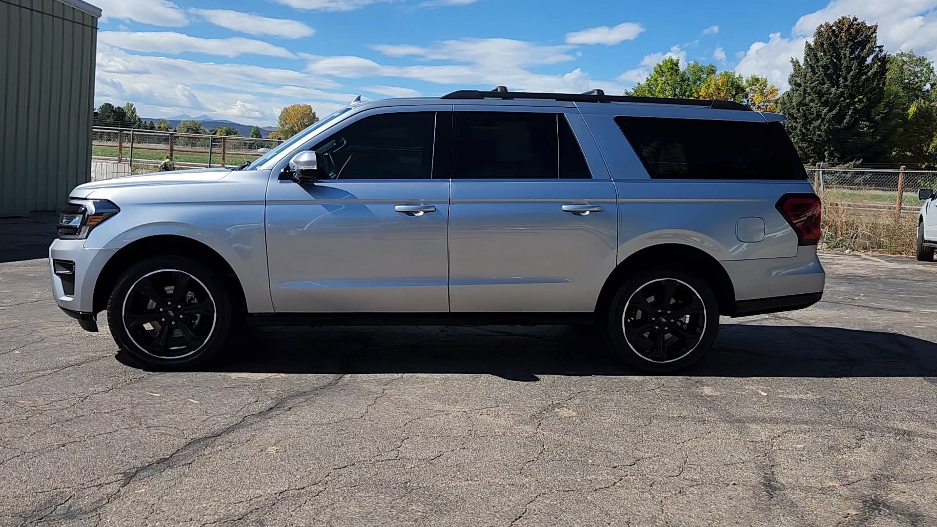 2024 Ford Expedition MAX Limited photo 4
