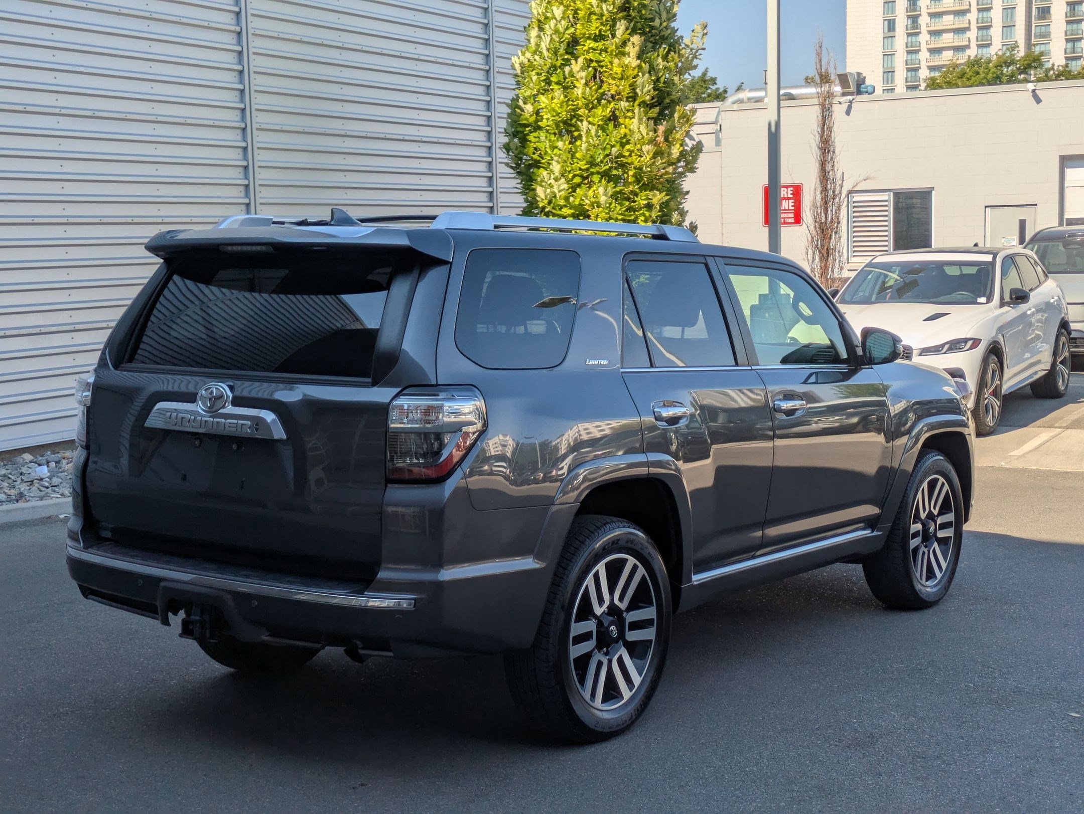 2023 Toyota 4Runner Limited photo 2