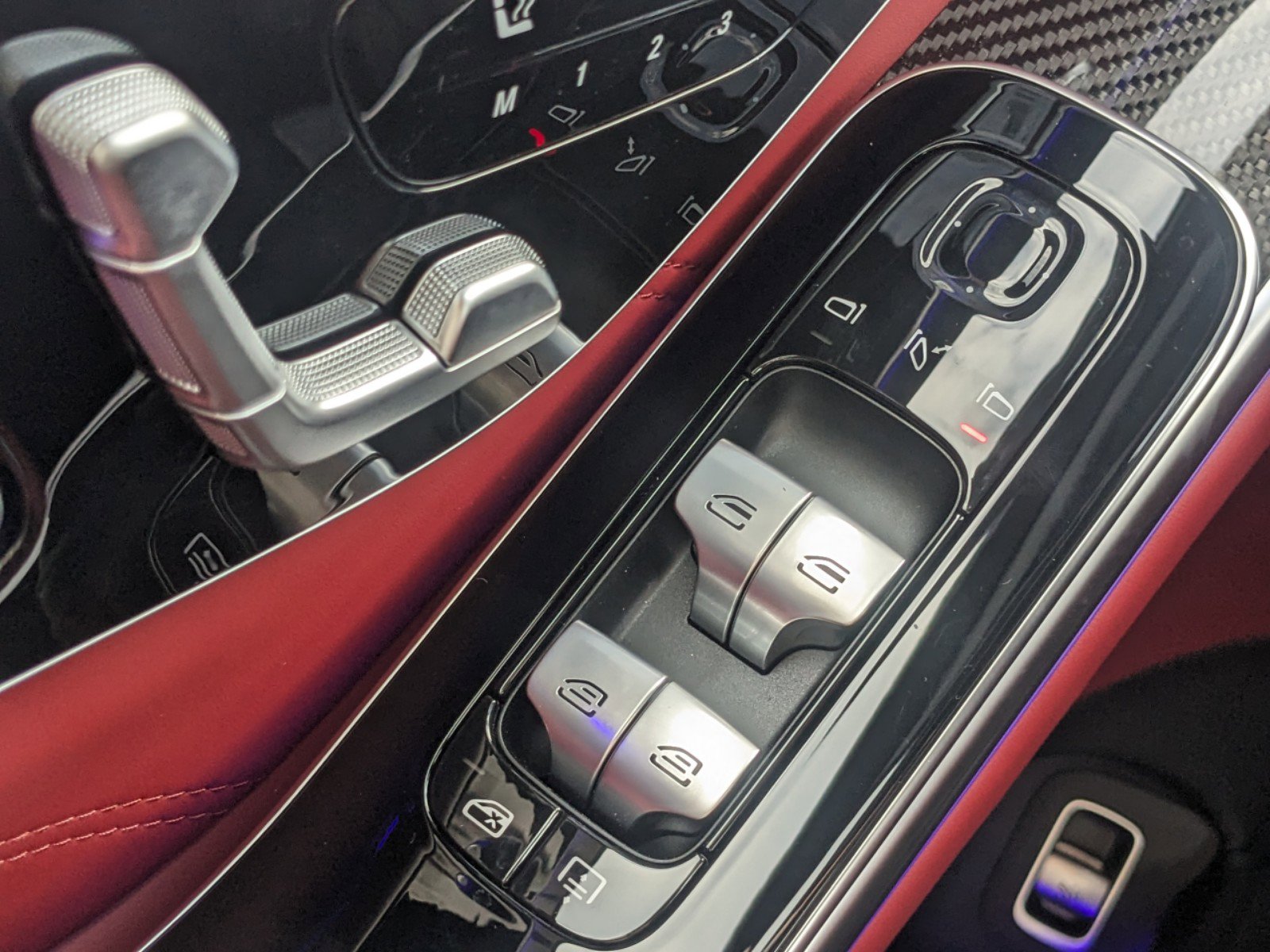 2024 Mercedes Benz S AMG 63 e 4MATIC photo 25