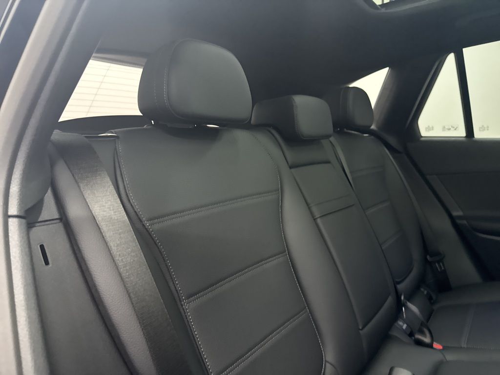 2026 Mercedes Benz GLC 300 photo 22