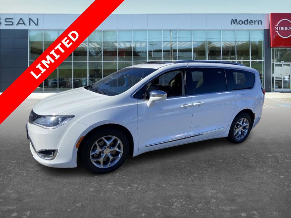 2018 Chrysler Pacifica Limited's photo