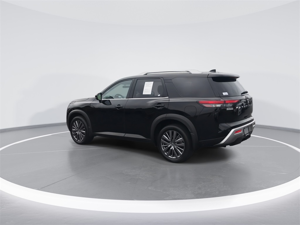 2024 Nissan Pathfinder SL photo 4