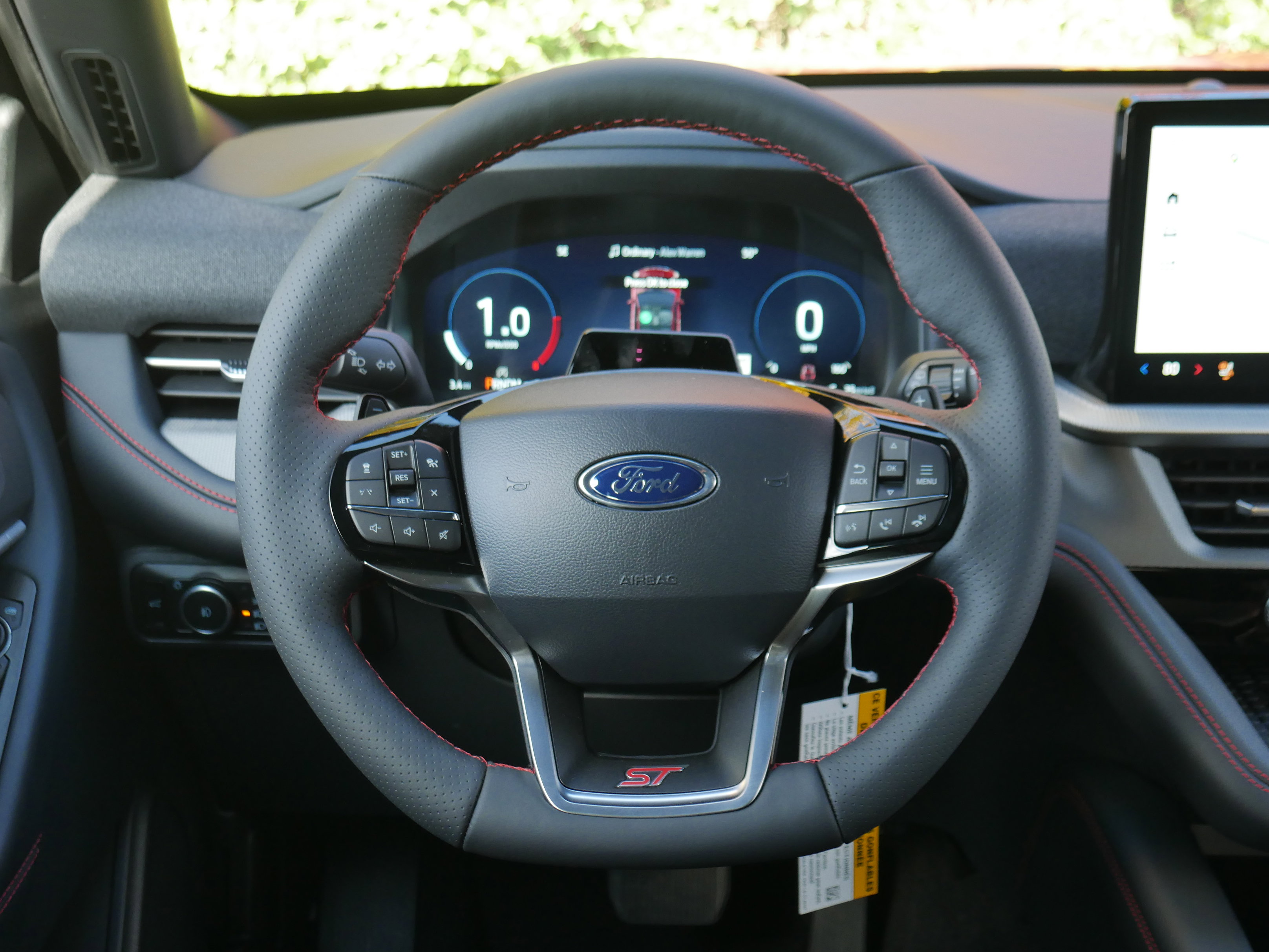 2025 Ford Explorer ST photo 4