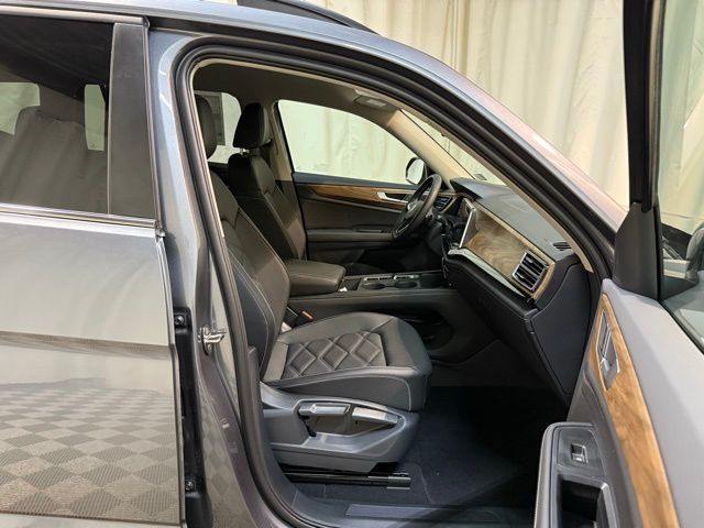 2025 Volkswagen Atlas SE photo 34