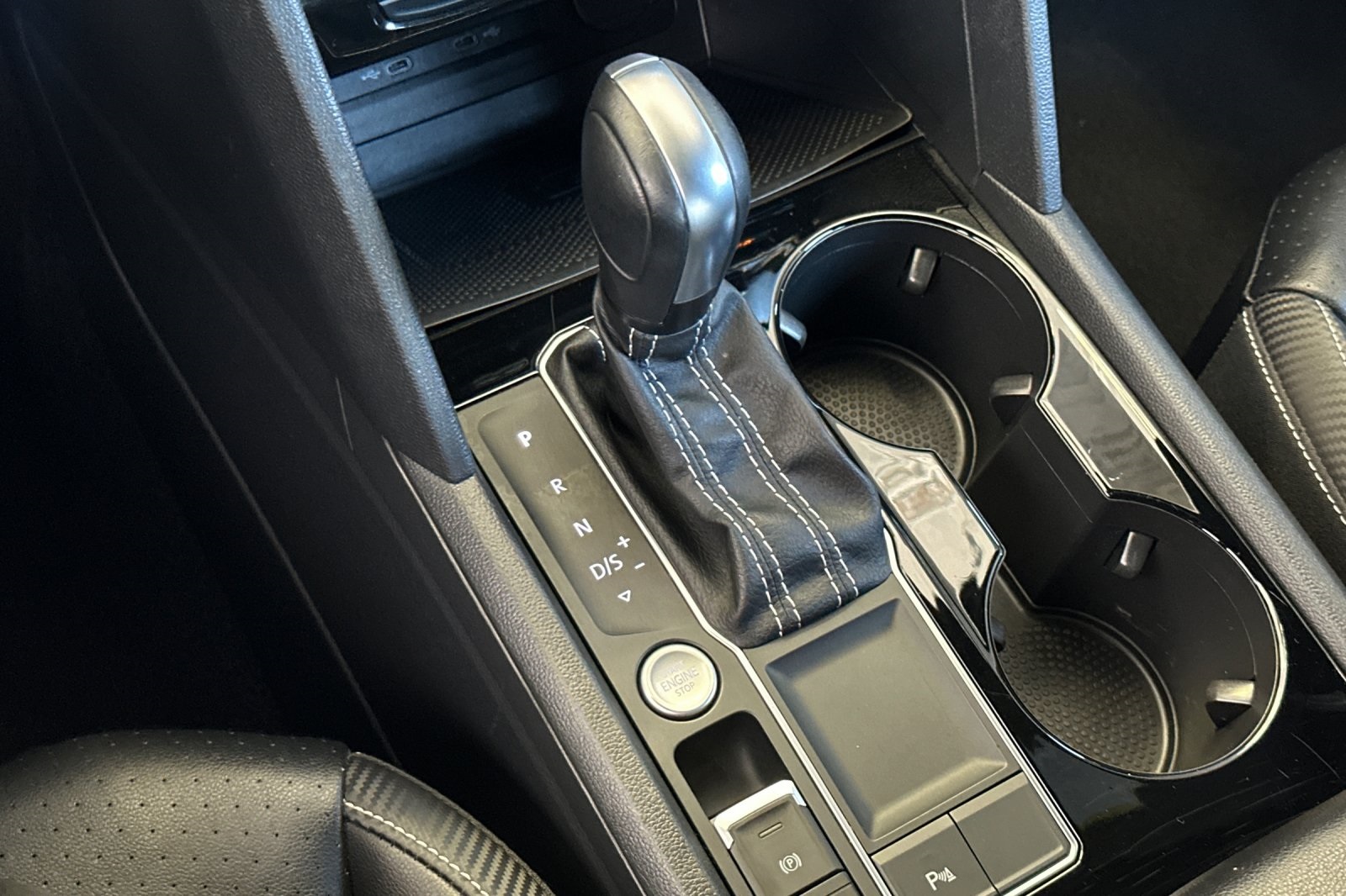 2022 Volkswagen Atlas Cross Sport V6 SE Technology photo 21