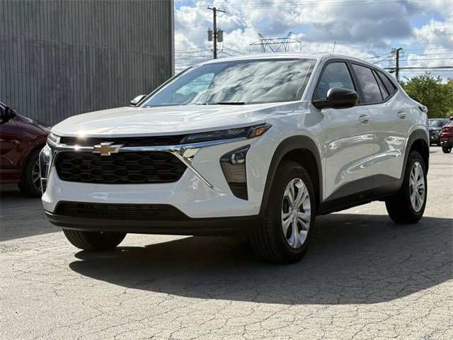 2024 Chevrolet Trax LS photo 11