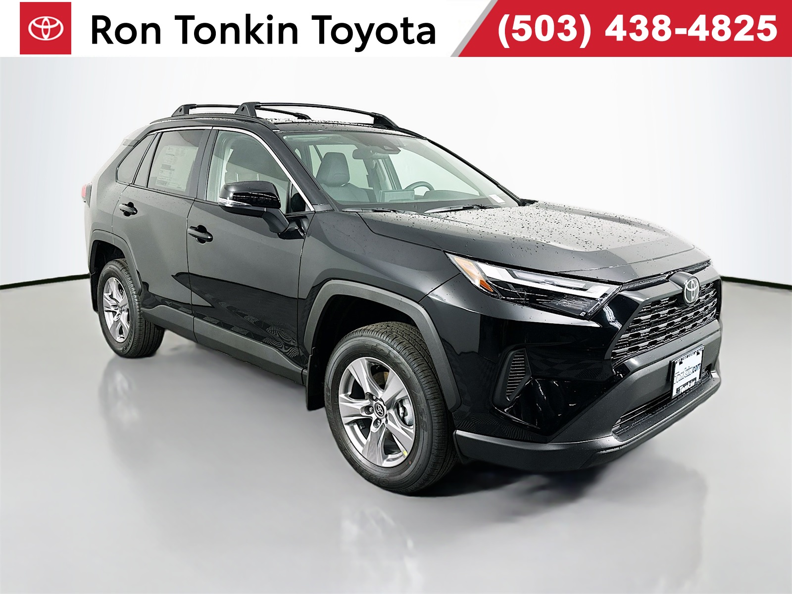 2025 Toyota RAV4 XLE's photo