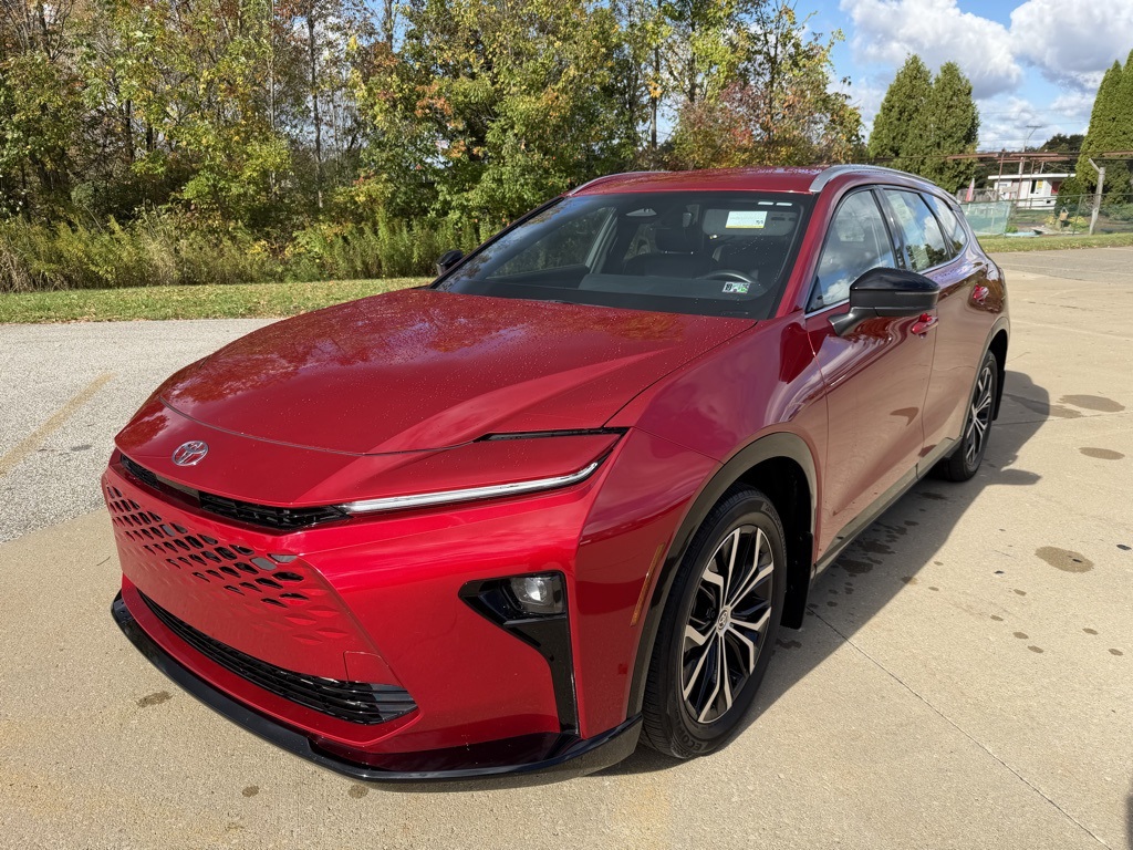 2025 Toyota Crown Signia XLE