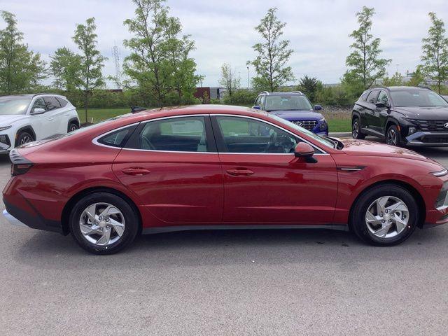 2025 Hyundai Sonata SE photo 4