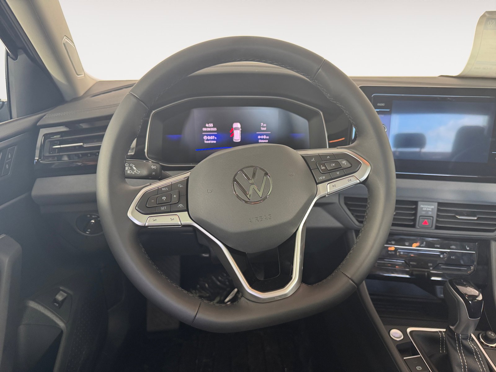2025 Volkswagen Jetta SE photo 14