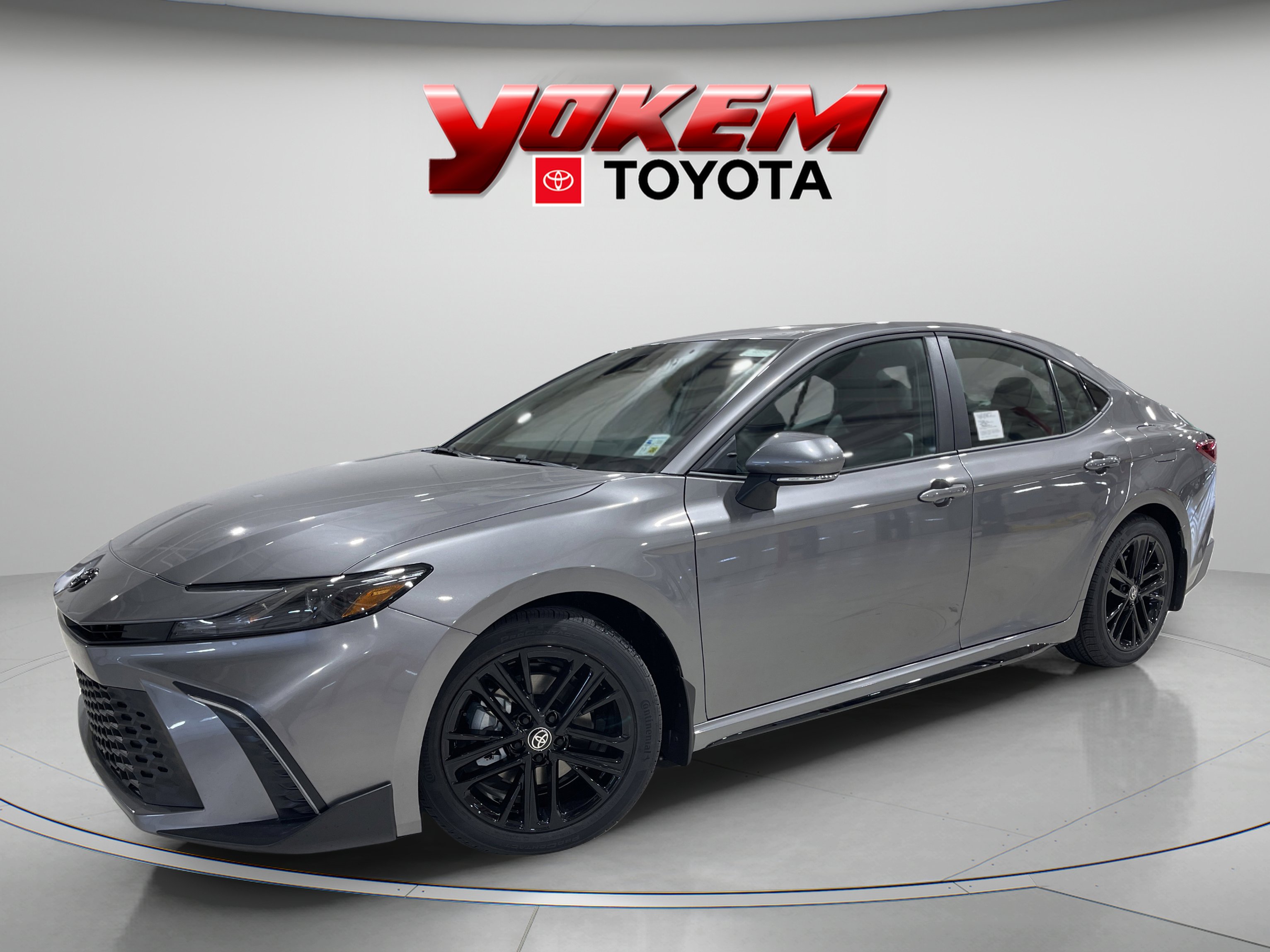 2026 Toyota Camry SE's photo