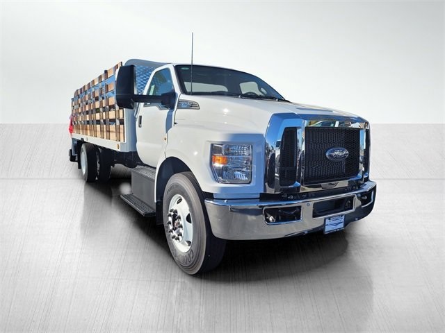 2024 Ford F-650 photo 2