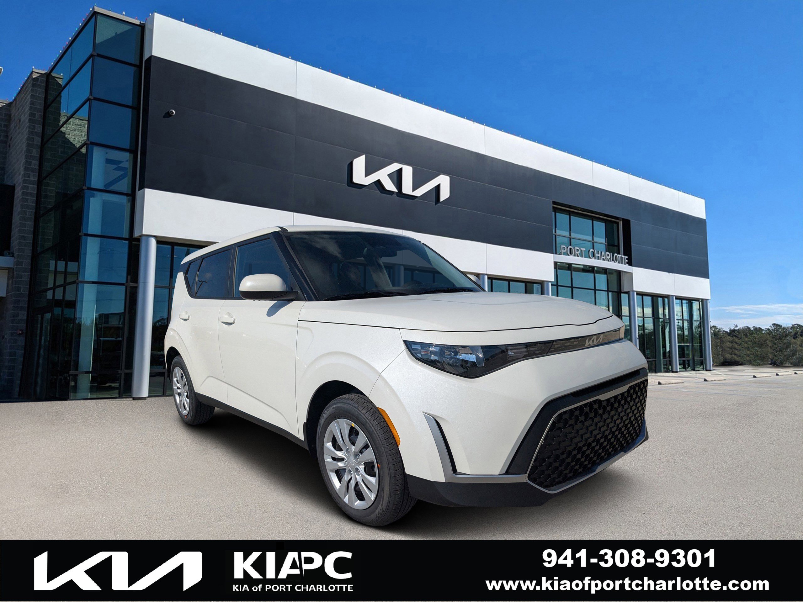 2025 Kia Soul LX's photo