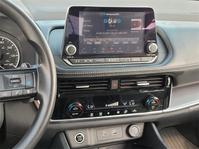 2022 Nissan Rogue SV photo 22