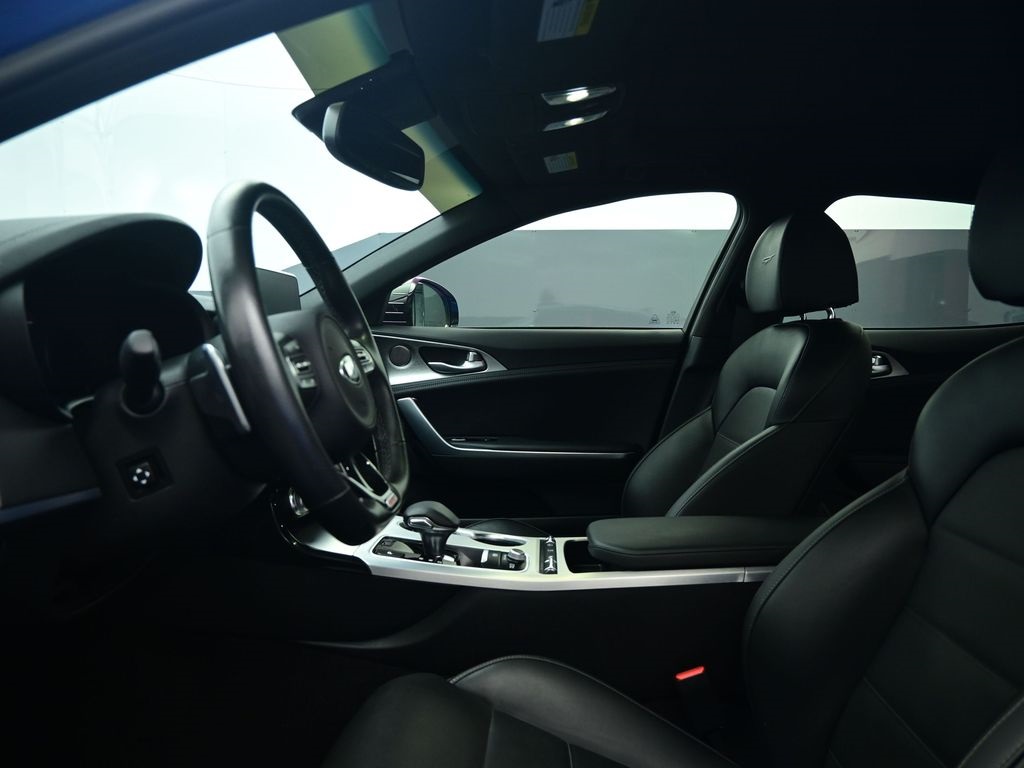 2020 Kia Stinger GT2 photo 11