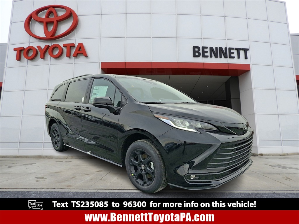 2026 Toyota Sienna Woodland Edition's photo