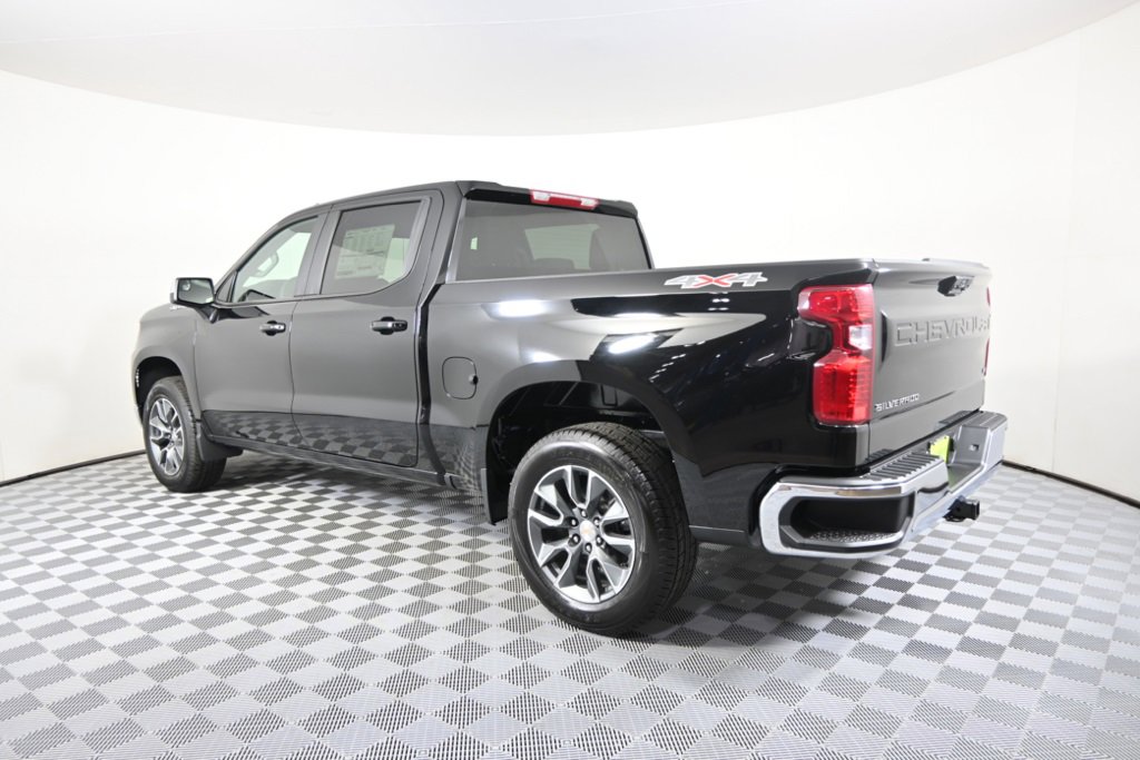2025 Chevrolet Silverado 1500 LT photo 4