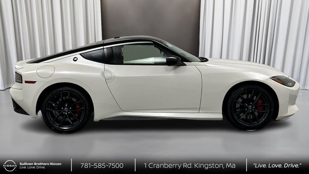 2025 Nissan Z Performance photo 3