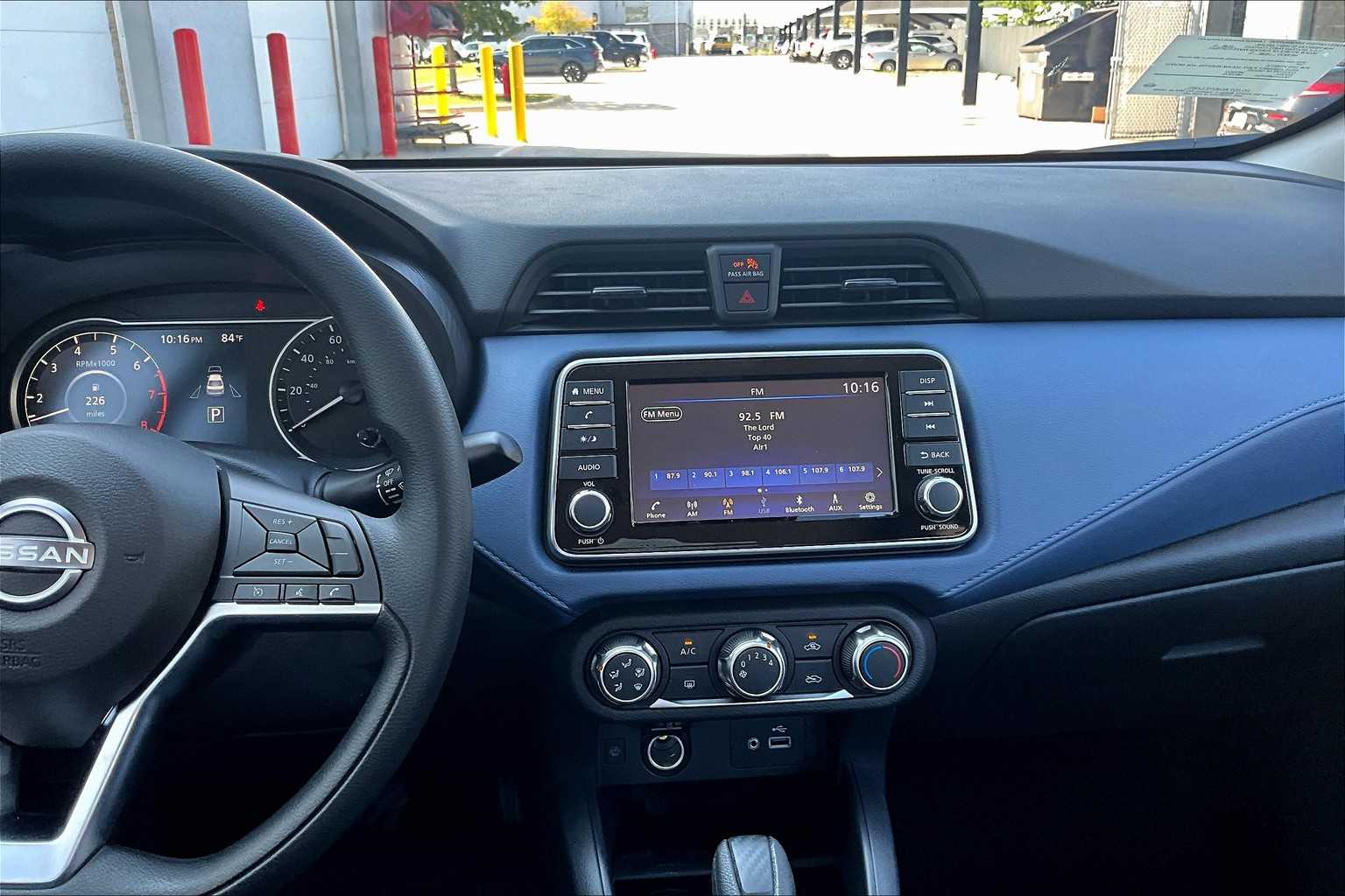 2025 Nissan Versa SV photo 6