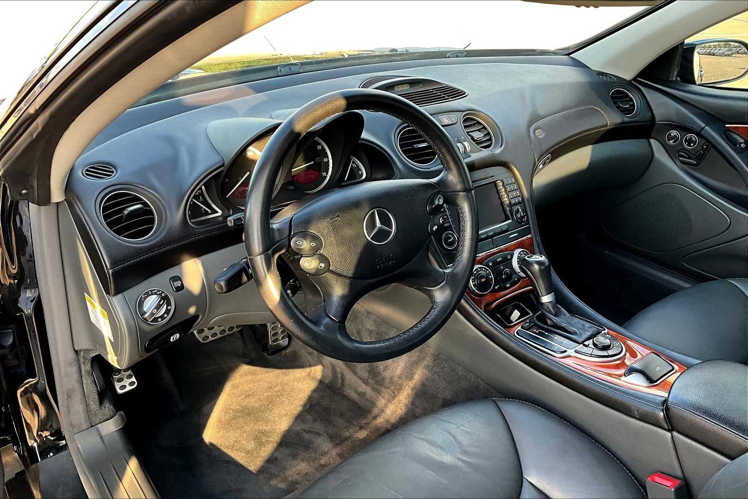2005 Mercedes Benz SL 500 photo 16